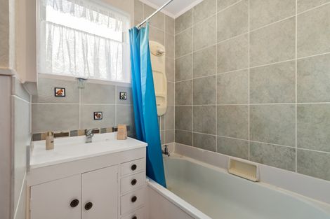 Photo of property in 27 Ocean View Road, Waihi Beach, 3611