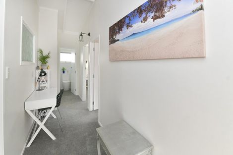 Photo of property in 19b Albatross Road, Red Beach, 0932