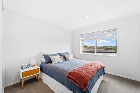 Photo of property in 92 Arran Point Parade, Orewa, 0931