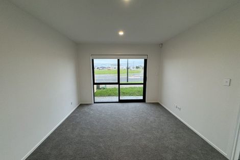 Photo of property in 2 Kaitiaki Drive, Clarks Beach, 2122