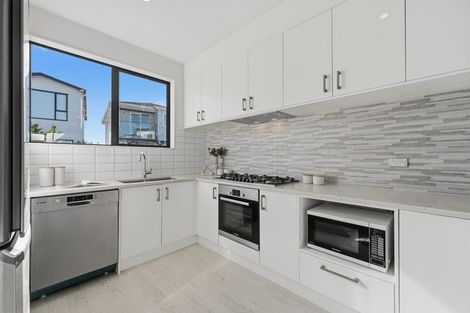 Photo of property in 9 Pihoihoi Place, Hobsonville, Auckland, 0616