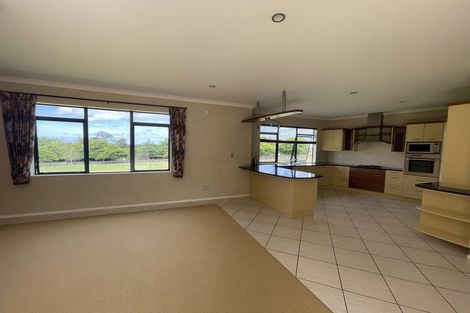 Photo of property in 9 Broadwood Rise, Kumeu, 0892