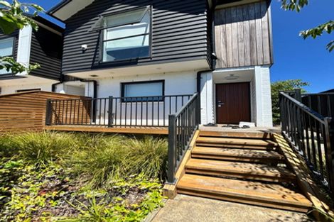 Photo of property in 8/2 Windermere Crescent, Blockhouse Bay, Auckland, 0600