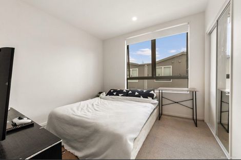 Photo of property in 5/2 Moor Avenue, Te Atatu Peninsula, Auckland, 0610