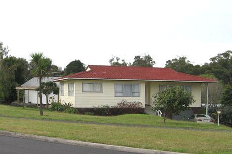 Photo of property in 21 Elizabeth Drive, West Harbour, Auckland, 0618