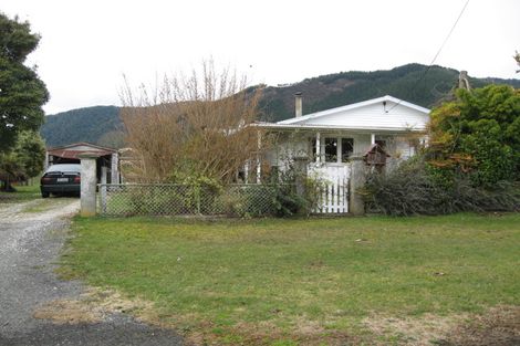 Photo of property in 1 George Street, Murchison, 7007