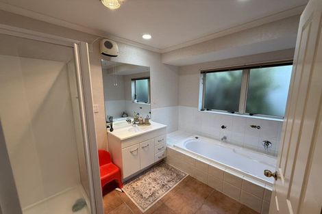 Photo of property in 6 Conacher Close, East Tamaki Heights, Auckland, 2016