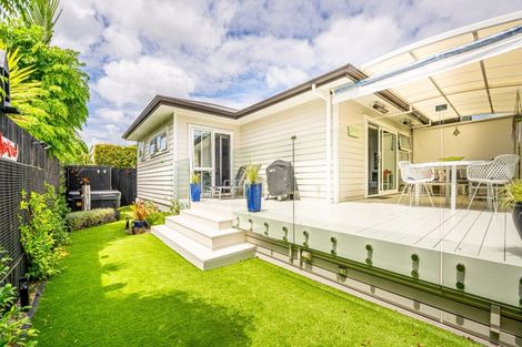 Photo of property in 25 Elizabeth Street, Orewa, 0931
