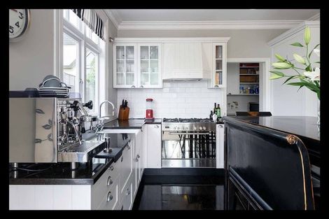 Photo of property in 35 Everest Street, Khandallah, Wellington, 6035