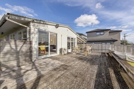 Photo of property in 26 Tiraumea Drive, Pakuranga, Auckland, 2010