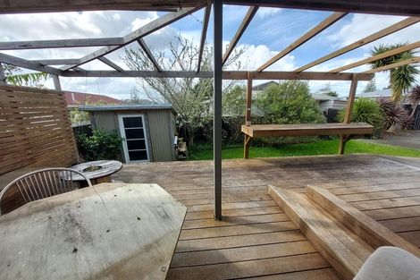 Photo of property in 2/24 Lancaster Road, Beach Haven, Auckland, 0626