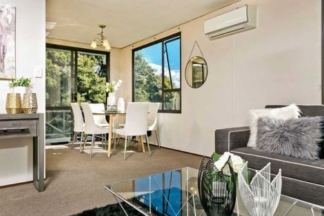 Photo of property in 2/22 Devonshire Road, Unsworth Heights, Auckland, 0632