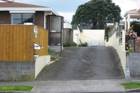 Photo of property in 17 Cutfield Road, New Plymouth, 4310