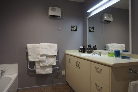 Photo of property in 8 Amner Place, Bluff Hill, Napier, 4110