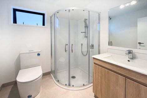 Photo of property in 70 Rauemi Way, Te Atatu South, Auckland, 0610