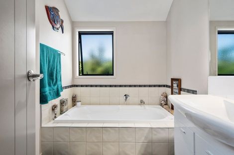 Photo of property in 25a Waikite Road, Welcome Bay, Tauranga, 3112