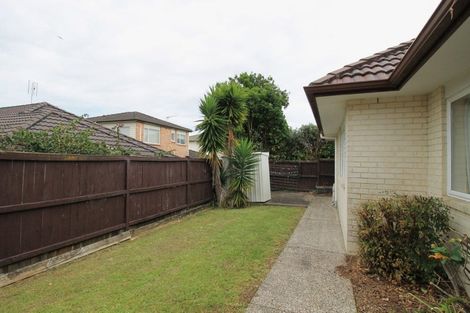 Photo of property in 2 Cambrian Crescent, Flat Bush, Auckland, 2016