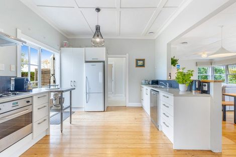 Photo of property in 41 Hanlon Crescent, Narrow Neck, Auckland, 0624