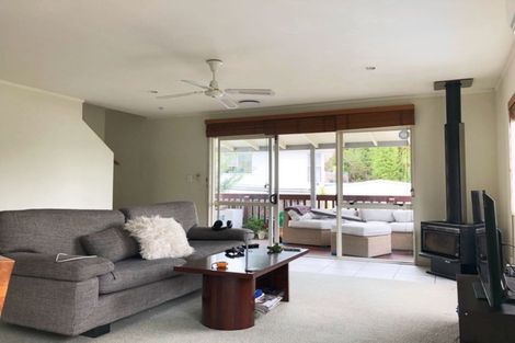 Photo of property in 19a Finlow Drive, Te Atatu South, Auckland, 0610