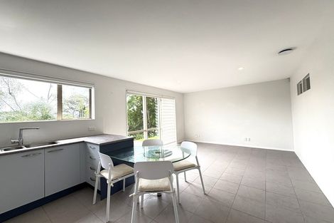 Photo of property in 17 Meteor Place, Schnapper Rock, Auckland, 0632