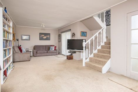 Photo of property in 37 Pinedale Crescent, Riversdale Beach, Masterton, 5872