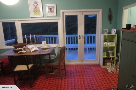 Photo of property in 123 Garden Road, Piha, New Lynn, 0772