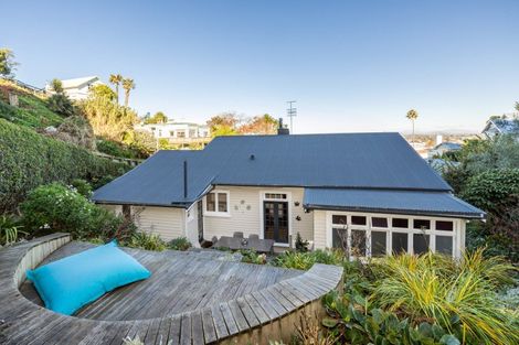 Photo of property in 24 Brewster Street, Bluff Hill, Napier, 4110
