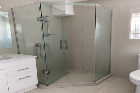 Photo of property in 1a Borrowdace Avenue, Botany Downs, Auckland, 2010