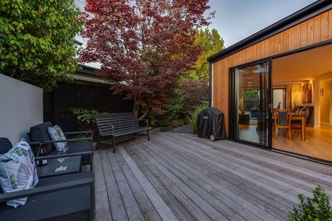 Photo of property in 15 Saint Andrews Square, Strowan, Christchurch, 8052