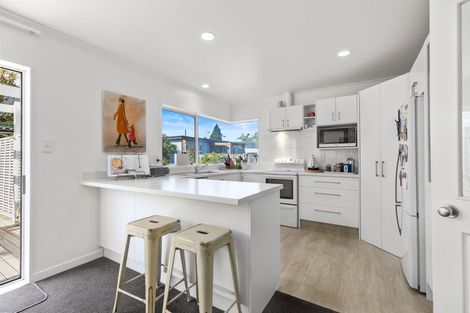 Photo of property in 42a Ngatai Road, Otumoetai, Tauranga, 3110