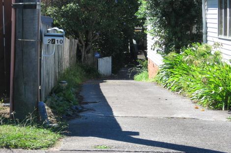 Photo of property in 1/10 Cron Avenue, Te Atatu South, Auckland, 0610