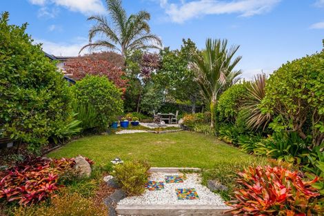 Photo of property in 10 Anchorite Way, Red Beach, 0932