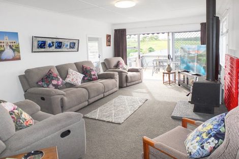 Photo of property in 15 Andrews Street, Foxton Beach, Foxton, 4815