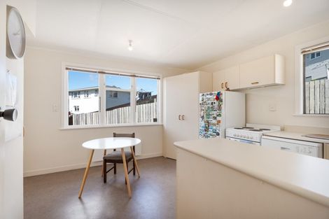 Photo of property in 34 Takapuwahia Drive, Takapuwahia, Porirua, 5022