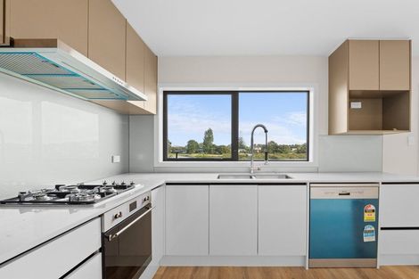 Photo of property in 9 Seaside Place, Pakuranga, Auckland, 2010