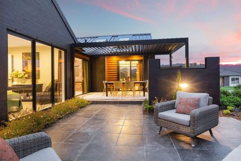 Photo of property in 16 Rotorua Grove, Aotea, Porirua, 5024