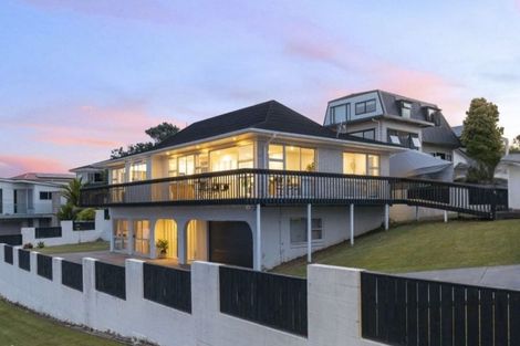 Photo of property in 254 Glamorgan Drive, Northcross, Auckland, 0630