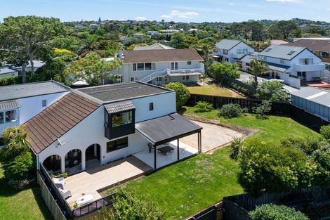 Photo of property in 2/26 Salem Place, Torbay, Auckland, 0630