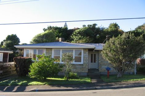 Photo of property in 86 Catherine Crescent, Paparangi, Wellington, 6037