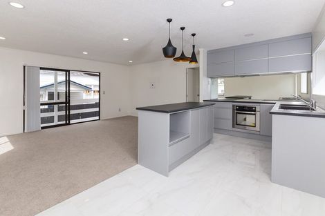 Photo of property in 1/41 Sabulite Road, Kelston, Auckland, 0602