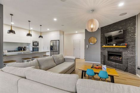 Photo of property in 3 Stow Place, Henderson, Auckland, 0612