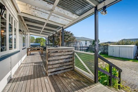 Photo of property in 51a Parakai Avenue, Parakai, 0830