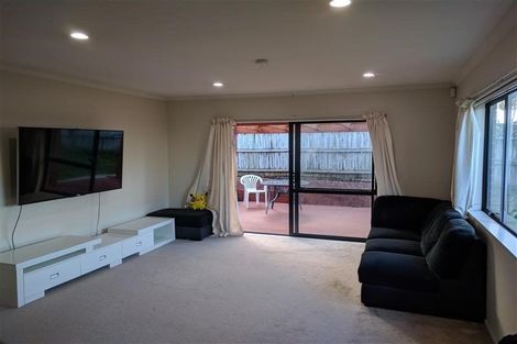 Photo of property in 22 Greenberry Drive, Ranui, Auckland, 0612