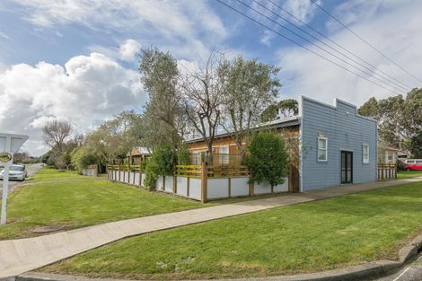 Photo of property in 2 Kowhai Street, Tokomaru, Palmerston North, 4474