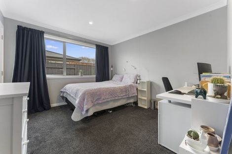 Photo of property in 16 Freedom Drive, Kelvin Grove, Palmerston North, 4414