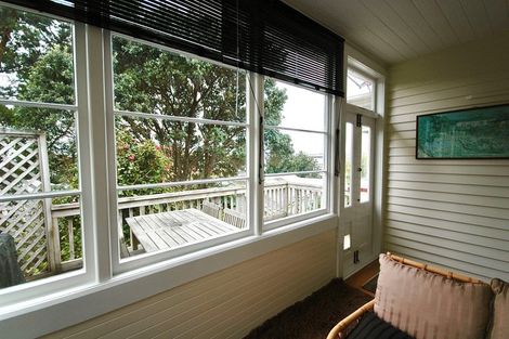 Photo of property in 66 Kelburn Parade, Kelburn, Wellington, 6012