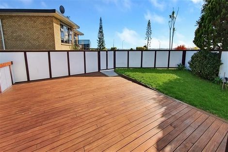 Photo of property in 11 Da Vinci Place, West Harbour, Auckland, 0618