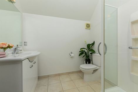 Photo of property in 25 Kingfisher Grove, Greenhithe, Auckland, 0632