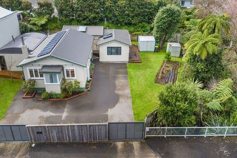 Photo of property in 39 Belt Road, Moturoa, New Plymouth, 4310