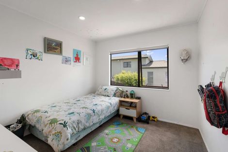 Photo of property in 55 Edgewater Parade, Waiuku, 2123